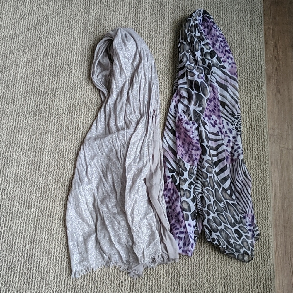 Bundle of 2 scarves
